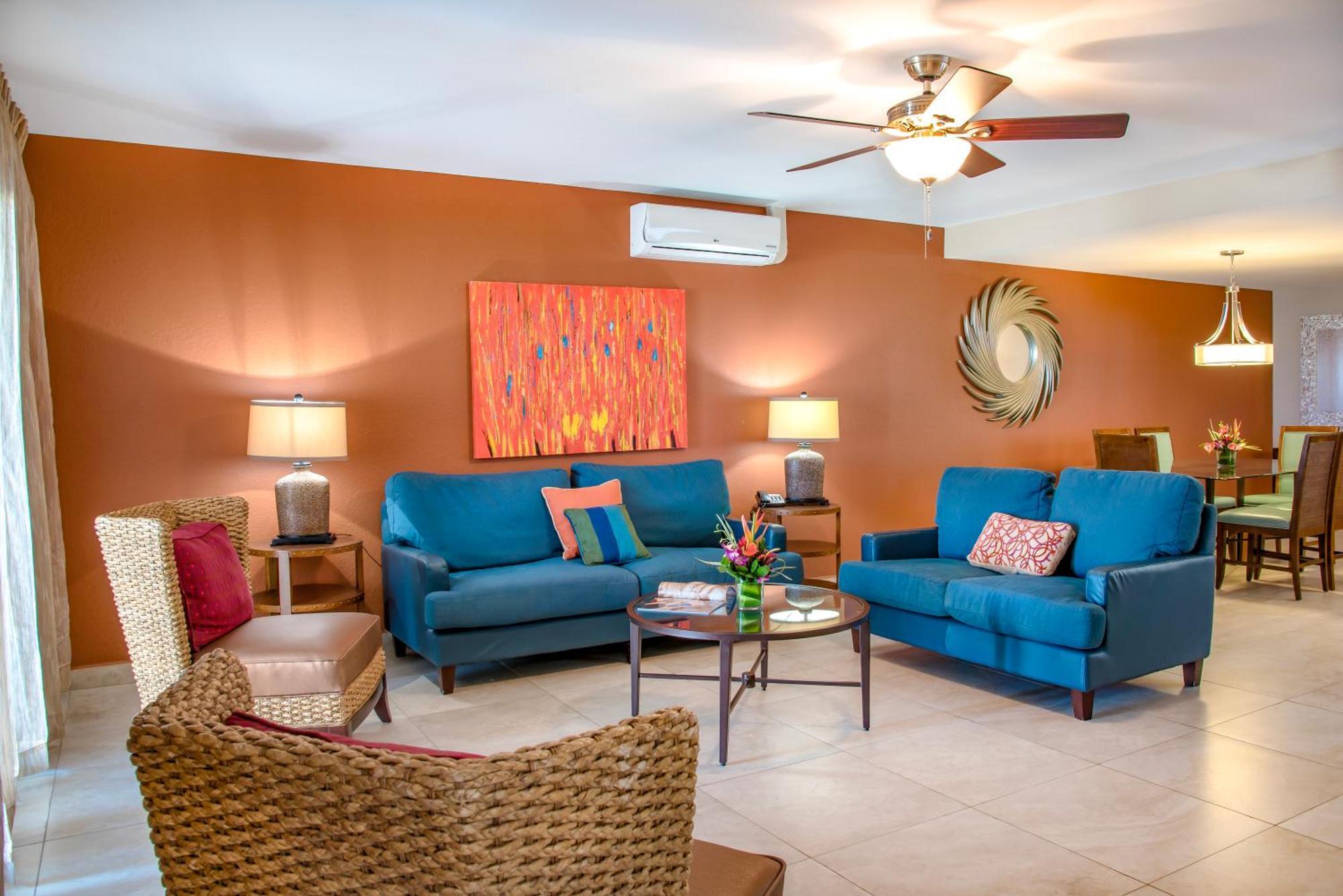 Deluxe One-Bedroom Suite Fully Equipped Kitchen
