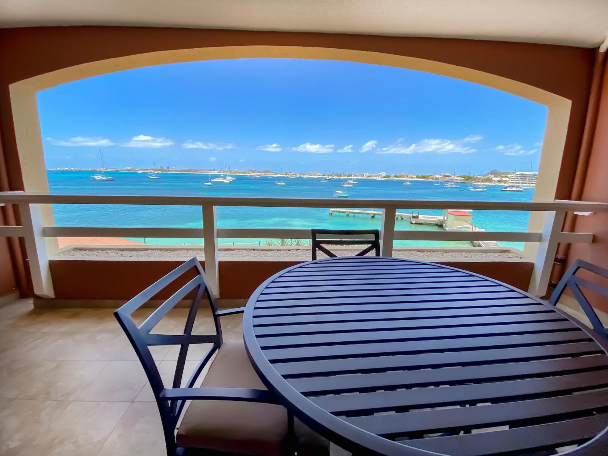Deluxe One-Bedroom Suite Ocean Front Fully Equipped Kitchen